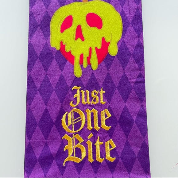 💜💚Disney “Just one Bite” Poisoned Apple Kitchen Towel or Display Cloth🍎🍏 - Picture 5 of 9